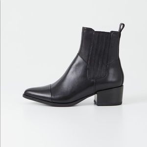 Vagabond Marja black Chelsea boots, size 8
